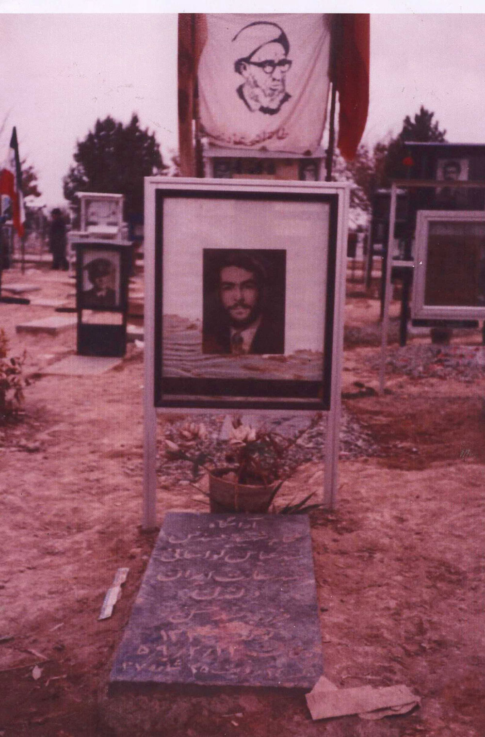 مدفن شهید سید عباس لواسانی در گلزار شهدای بهشت زهرا تهران