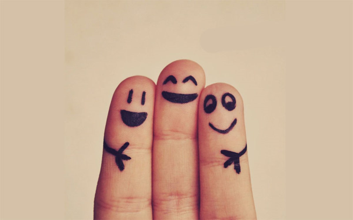 http://s10.picofile.com/file/8393688434/Friends.jpg