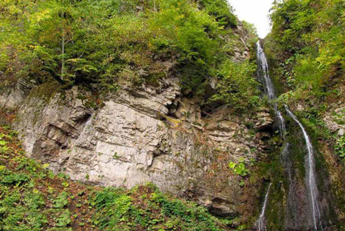 آبشار آلوچال جنگل ابر شاهرود